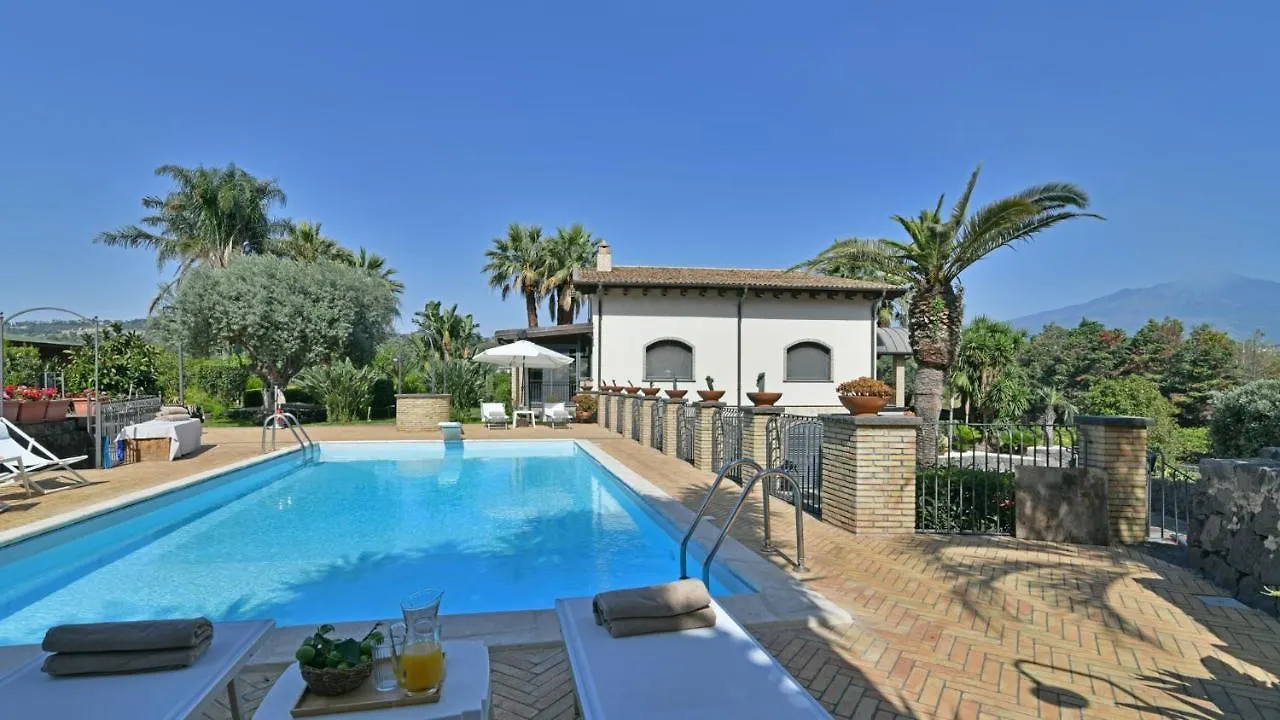 Villa Biddizza 10, Emma Villas Acireale Italy