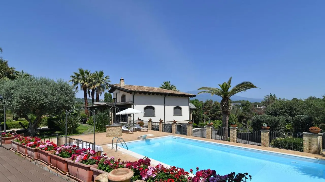 Villa Biddizza 10, Emma Villas Acireale