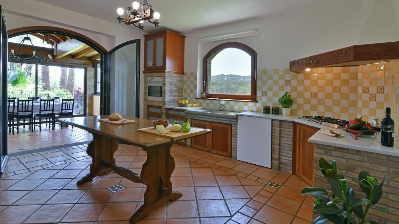 Villa Biddizza 10, Emma Villas Acireale Italy