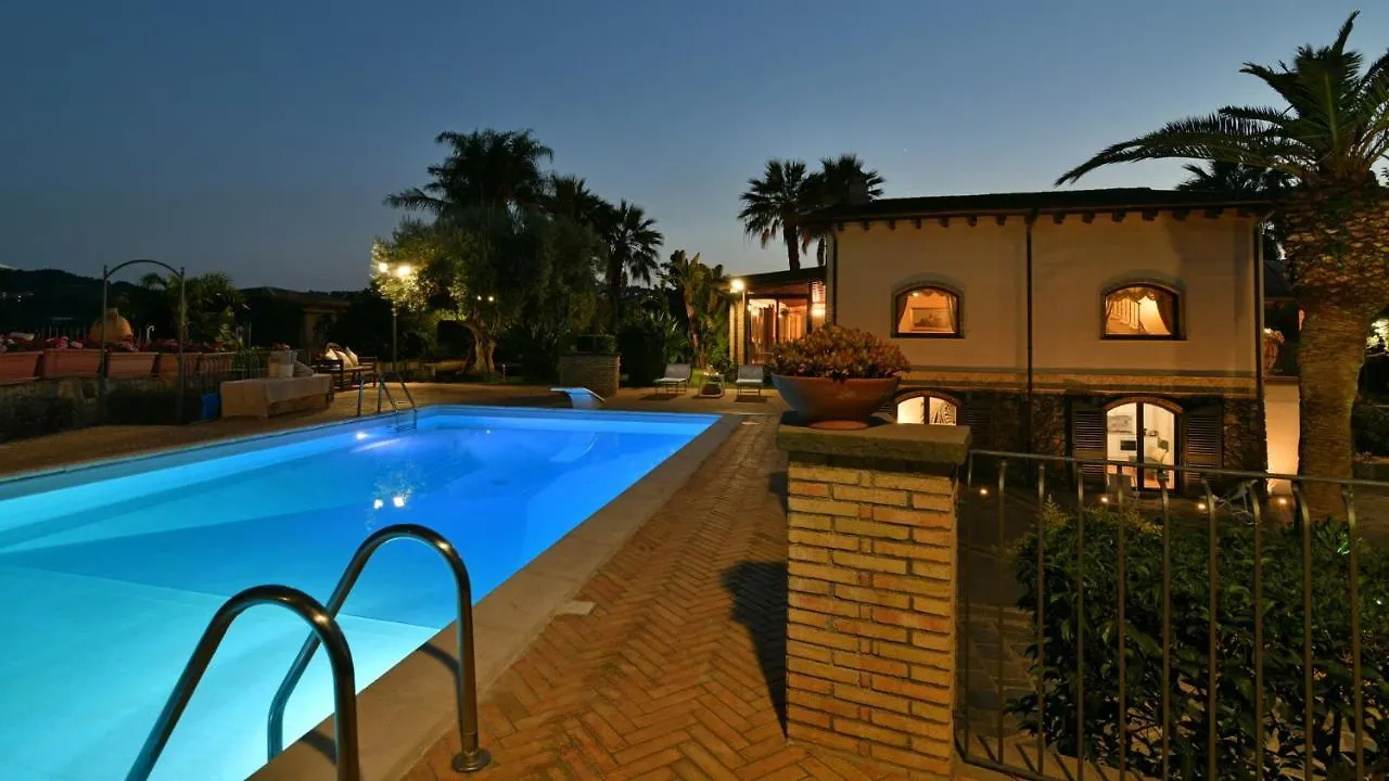 Villa Biddizza 10, Emma Villas Acireale 0*,