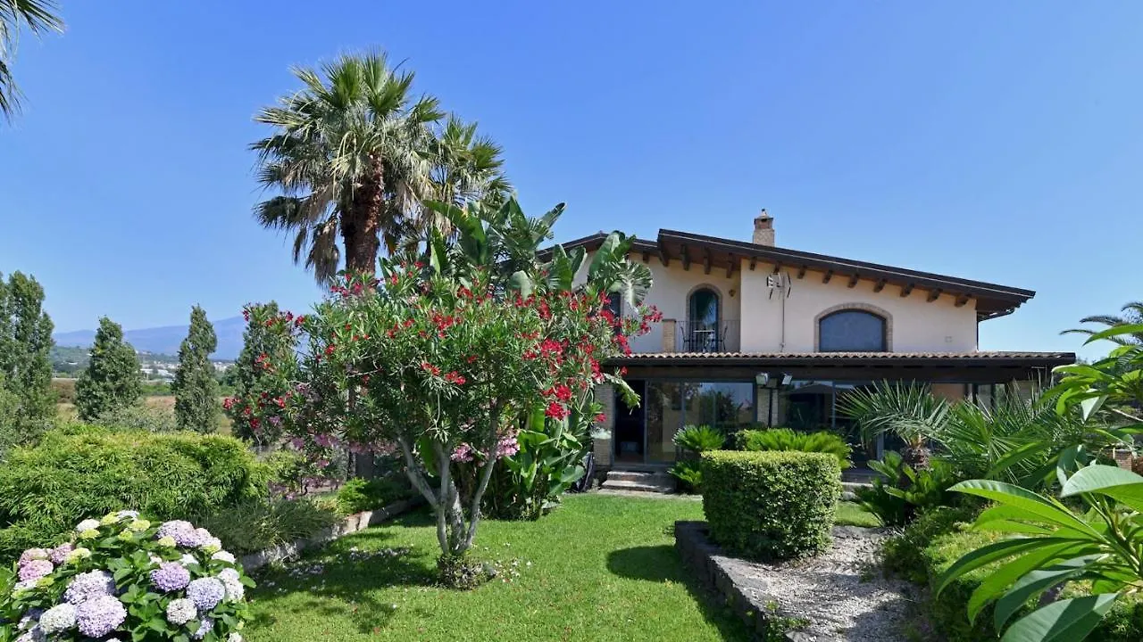 Villa Biddizza 10, Emma Villas Acireale