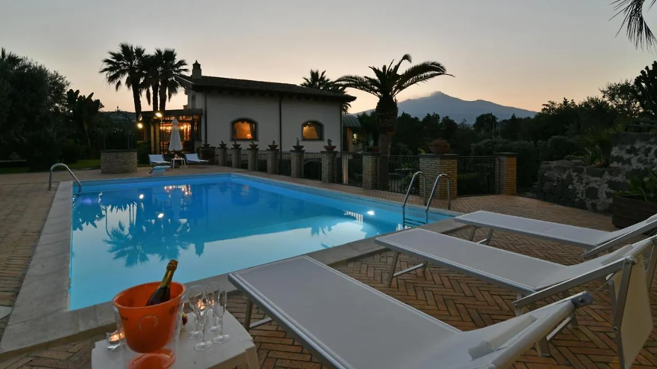 Villa Biddizza 10, Emma Villas Acireale 0*,